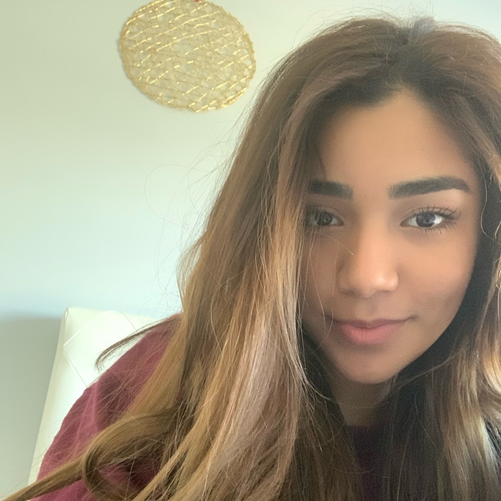 Meet your Posher, Daniella